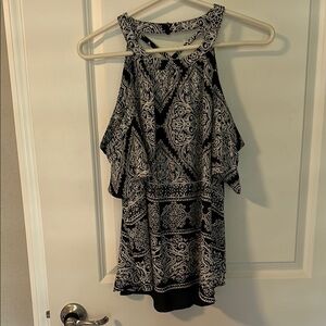 Iz Byer Black and White Floral Top Size Large